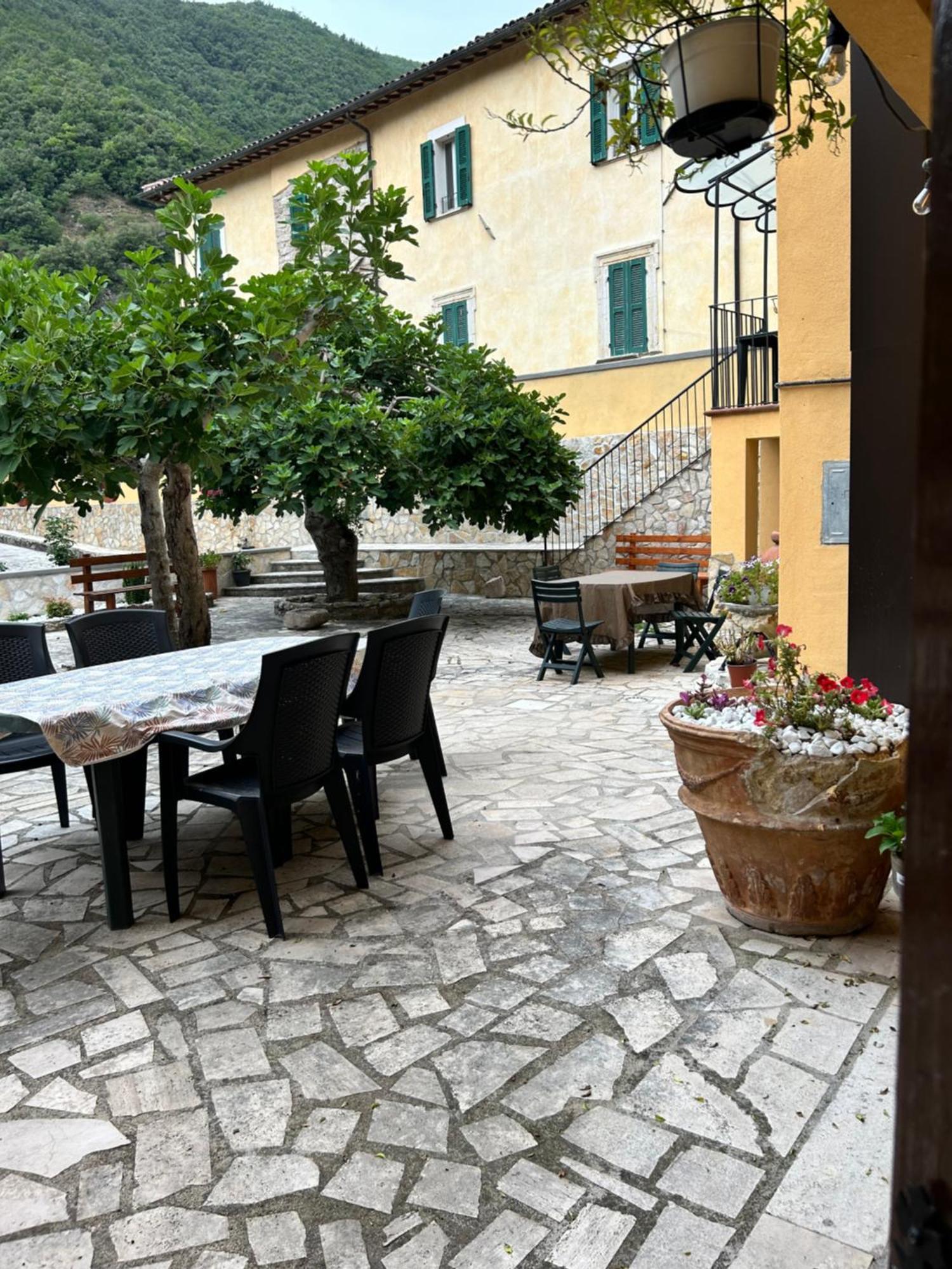 Residence il giardino sul fiume Nera Cerreto di Spoleto Esterno foto